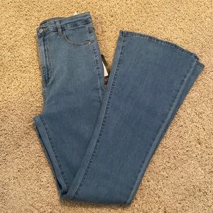 PrettyLittleThing High-Rise Flair Jeans